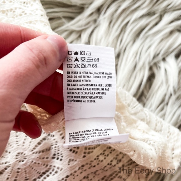 American Eagle | Lace Crochet Floral Crop Top - Picture 6 of 6